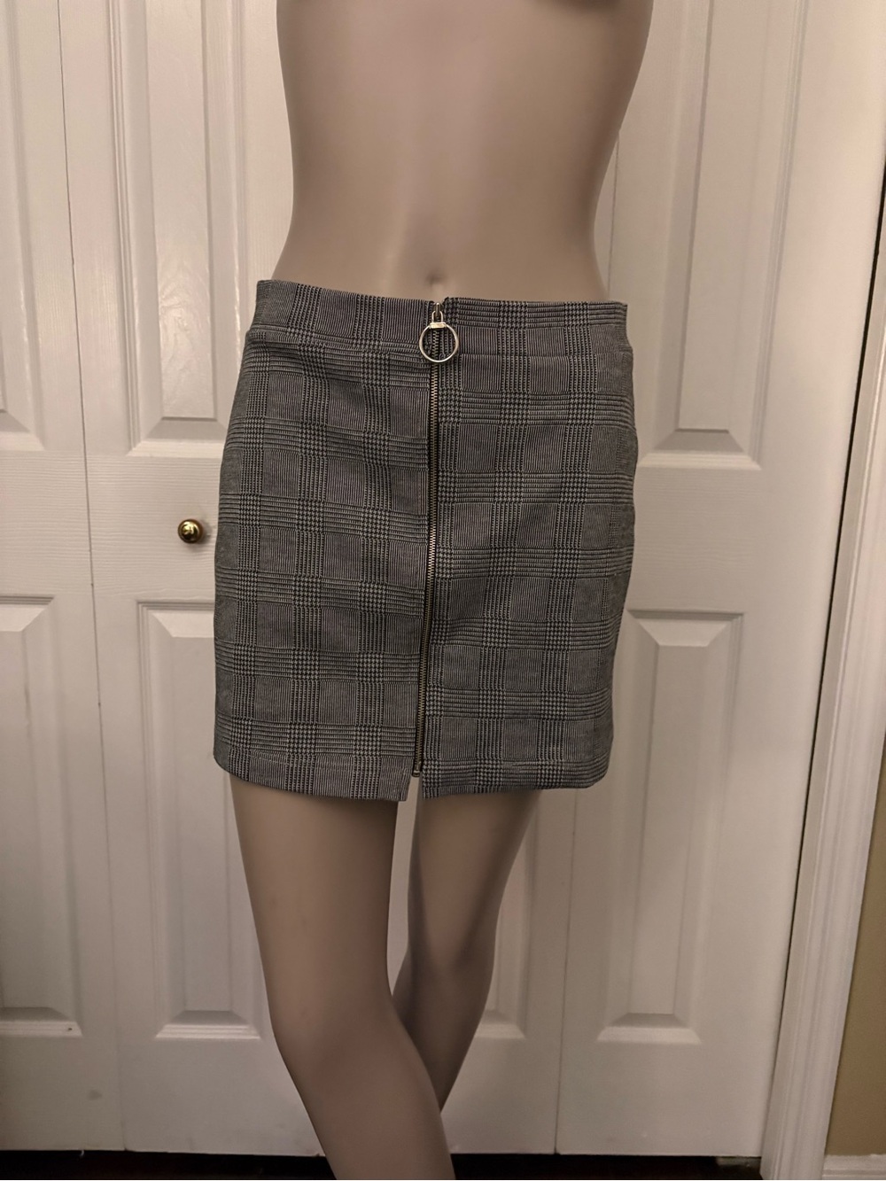 Ring-Zip Plaid Mini Skirt in Gray 90s & Y2K Inspired